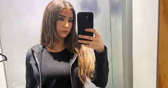 iskra pet sitter à PARIS 15 75015