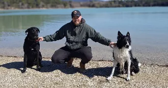 maël pet sitter à LES MEES 04190