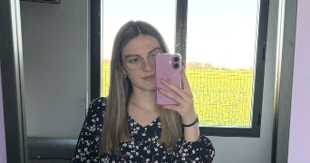 charlotte pet sitter à VIEUVICQ 28120_0