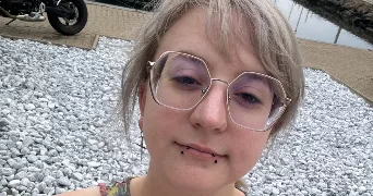 laureline pet sitter à MONTEGNÉE 4420