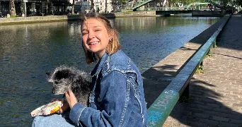 lucie pet sitter à ATH 7800