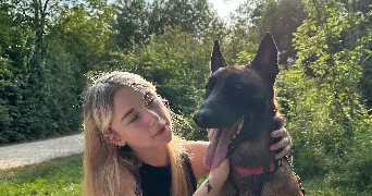 lena pet sitter à LA CHAPELLE ST AUBIN 72650