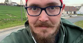 stanislas pet sitter à AUTRECHES 60350