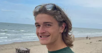 tom pet sitter à ROSNAY 51390