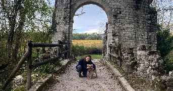 alexandra pet sitter à LE CRES 34920