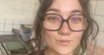amandine pet sitter à APT 84400