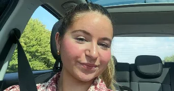 elena pet sitter à LE MEUX 60880