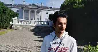 kris pet sitter à LA GARDE 83130