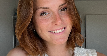chloe pet sitter à PUGET SUR ARGENS 83480_0