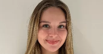 inès pet sitter à PARIS 75015