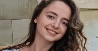chloé pet sitter à SAUVAGNON 64230