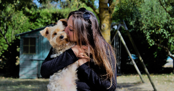 cynthia pet sitter à BOUZEL 63910_0