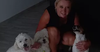 delphine  pet sitter à Vézénobres 30360