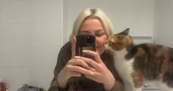 emmeline pet sitter à FAMECK 57290