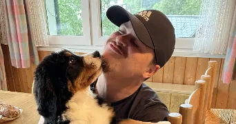 léo pet sitter à MAGENTA 51530