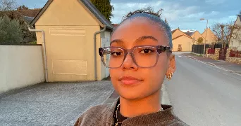 queency pet sitter à ST GENOUPH 37510