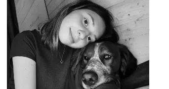 florine pet sitter à PERONNAS 01960