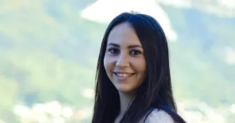 mélanie pet sitter à L HAY LES ROSES 94240