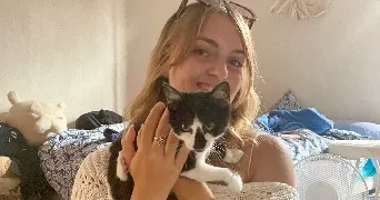 louise pet sitter à PARIS 17 75017