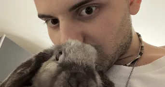 anthony pet sitter à MARSEILLE 08 13008