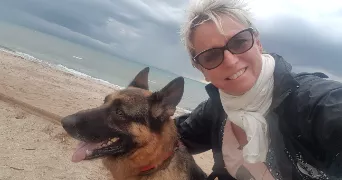 nelly pet sitter à HYERES 83400