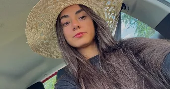 ikram pet sitter à LE PONTET 84130