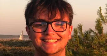 lucas dog sitter à RIVES DU LOIR EN ANJOU 49140