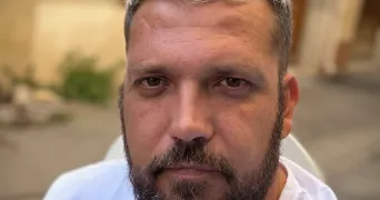 nicolas pet sitter à FLEURY 11560