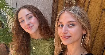 iona et shana pet sitter à ST CLOUD 92210