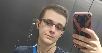 steven pet sitter à MONTEREAU FAULT YONNE 77130