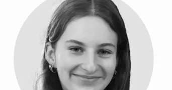 chloé pet sitter à CLICHY 92110