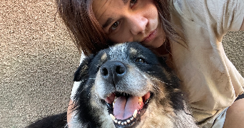 loanne pet sitter à LAPALUD 84840_1
