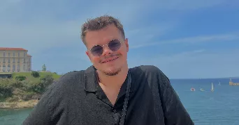 mathys pet sitter à LYON 08 69008
