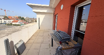 florence pet sitter à FLEURY LES AUBRAIS 45400_1