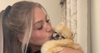 coraline pet sitter à LANSAC 33710