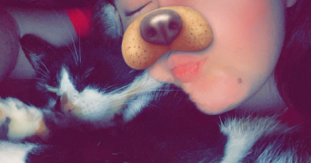 laura pet sitter à OMBREE D ANJOU 49420_1