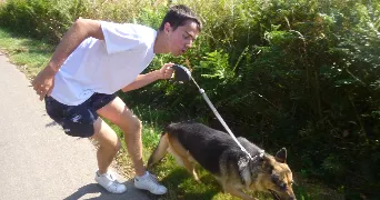 pierre pet sitter à MURS 84220