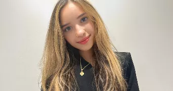 dina pet sitter à PARIS 07 75007