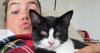 emeline pet sitter à ST CLOUD 92210_2