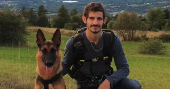 thomas pet sitter à LE PONTET 84130