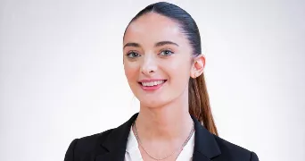 léane pet sitter à FAREINS 01480