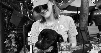 romane pet sitter à LES PONTS DE CE 49130_0