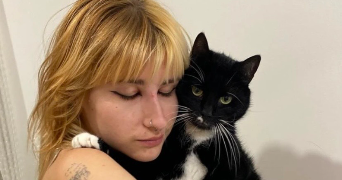 blanche pet sitter à ROMAINVILLE 93230_0