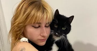 blanche pet sitter à ROMAINVILLE 93230