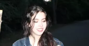 laura pet sitter à HOUDAN 78550