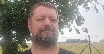 chris pet sitter à Chartres 28000