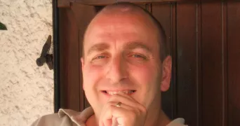 christophe pet sitter à MARCILLY EN VILLETTE 45240