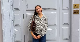 faustine pet sitter à LYON 01 69001
