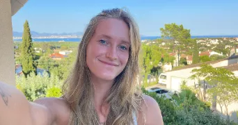 claire pet sitter à CHATEAUNEUF GRASSE 06740
