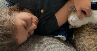 justine pet sitter à COGNAC 16100